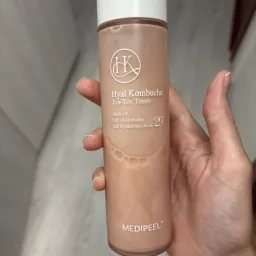 MEDIPEEL Toner pentru față Hyal Kombucha Tea-Tox, 150 ml