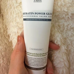 LADOR Ser pentru vârfuri despicate Keratin Power Glue, 150 g