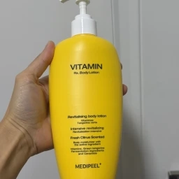 MEDIPEEL Loțiune nutritivă pentru corp Vitamin, 400 ml