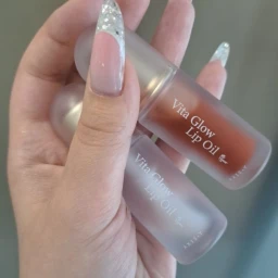 AXIS-Y Ulei pentru îngrijirea buzelor Vita Glow Dreamy Olive, 4.5 g