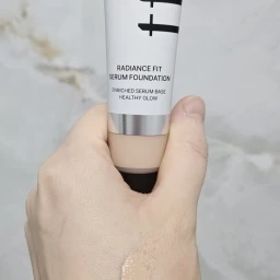 TFIT Ser tonifiant Radiance Fit Serum Foundation, 30 g