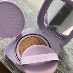 Missha Тональный кушон Glow Layering Fit SPF50 PA++++, 14 г