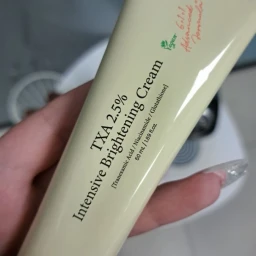 AXIS-Y Cremă iluminatoare pentru față TXA 2.5% Intensive, 50 ml